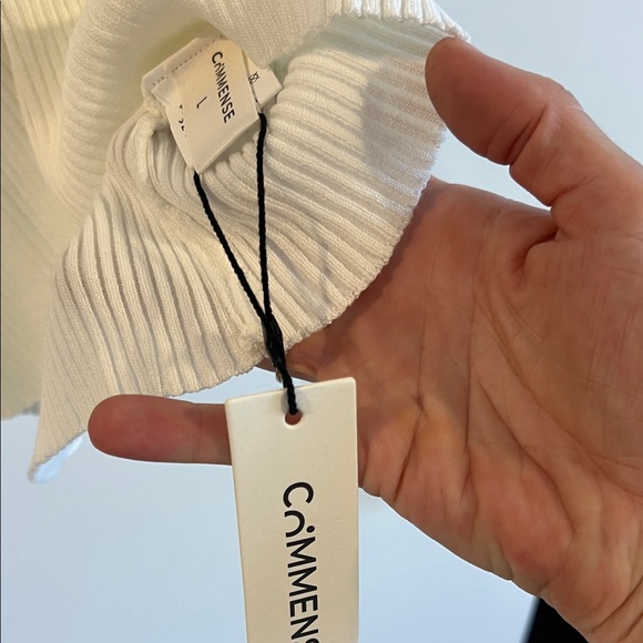 Commense Ivory Ribbed V-Neck Blouse - Picture 2 of 4